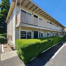 1567 Alamo Dr in Vacaville, CA - Foto de edificio - Building Photo