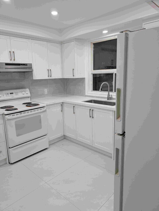 Yonge and Finch East Three Bedroom and 1.5 Bathrooms in Toronto, ON - Building Photo