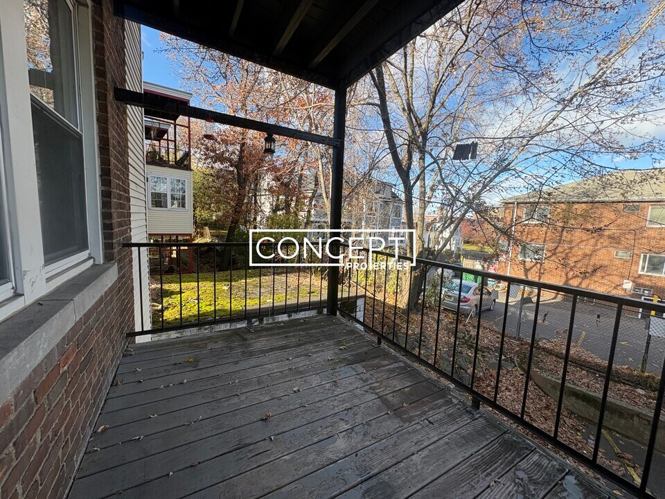 7 Price Rd in Boston, MA - Building Photo