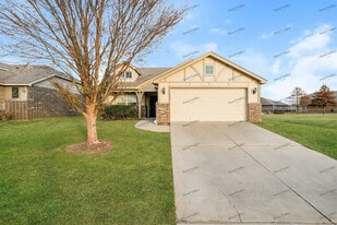 11059 N 148th E Ave in Owasso, OK - Building Photo