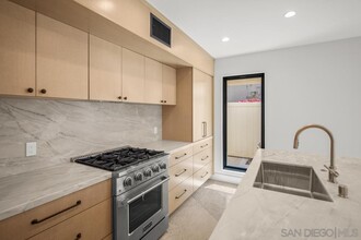 857 F Ave in Coronado, CA - Building Photo - Building Photo