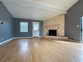 571 Firefly Dr in Canyon Lake, TX - Building Photo - Building Photo