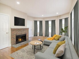 2556 Massachusetts Ave in Cambridge, MA - Building Photo