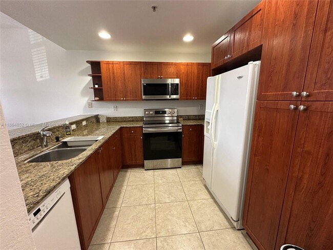 10805 NW 89th Terrace in Doral, FL - Building Photo - Building Photo
