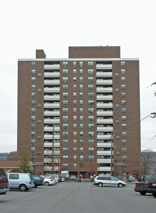 River Front Apartments in Sunbury, PA - Building Photo