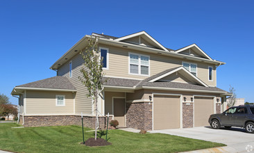 Chapel Ridge Townhomes in Lee's Summit, MO - Foto de edificio - Building Photo