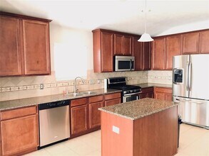 2016 Leisure Ln in League City, TX - Building Photo - Building Photo