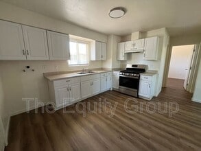 202 S Kessing St in Porterville, CA - Building Photo - Building Photo