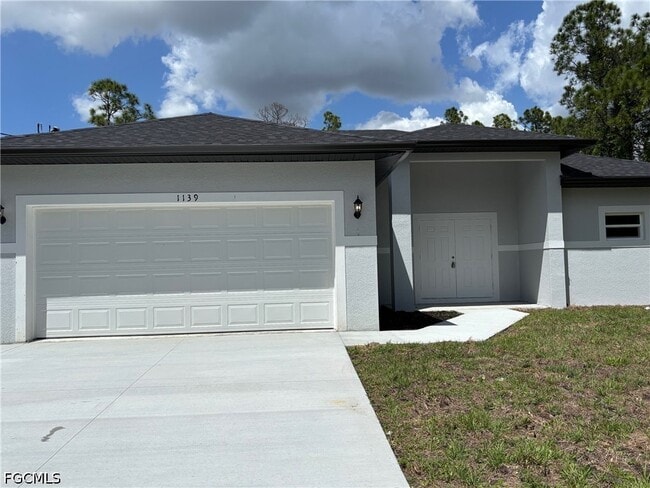 1139 Rahway St in Lehigh Acres, FL - Building Photo - Building Photo