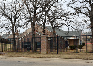 Villas of Forest Hill in Forest Hill, TX - Building Photo - Building Photo