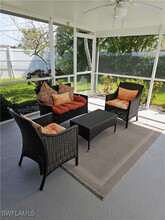 1214 SE 34th St in Cape Coral, FL - Foto de edificio - Building Photo