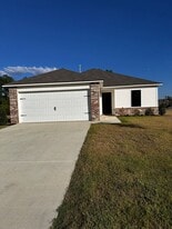 897 Camden Lp in Calera, AL - Building Photo
