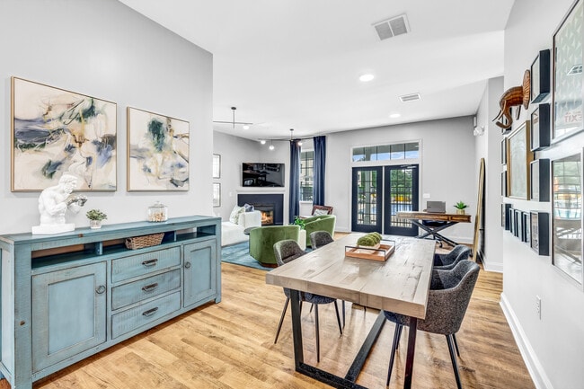 The Flats at Leland in Leland, NC - Foto de edificio - Building Photo