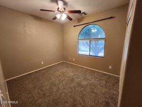 7643 W Charter Oak Rd in Peoria, AZ - Building Photo - Building Photo