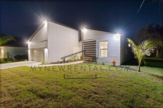3473 S San Mateo Dr in North Port, FL - Building Photo - Building Photo