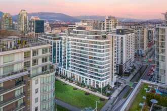 NAVIO South - The Creek Building 3 in Vancouver, BC - Building Photo - Building Photo