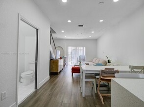 5630 NW 114th Path in Doral, FL - Building Photo - Building Photo