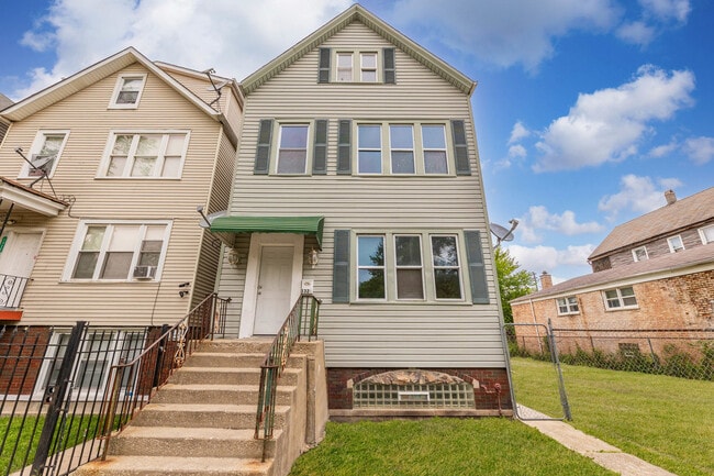 property at 1320 W 50th St