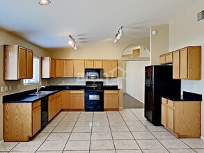 5691 S Abbottsford Dr in Tucson, AZ - Building Photo - Building Photo