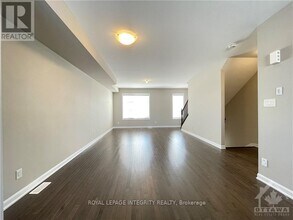 1067 Speedvale Ct in Ottawa, ON - Building Photo - Building Photo