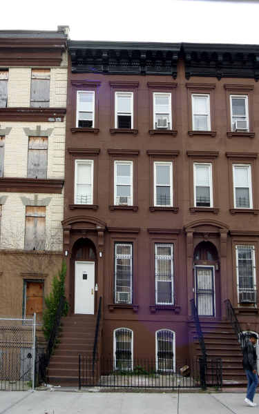 586 Park Ave in Brooklyn, NY - Building Photo