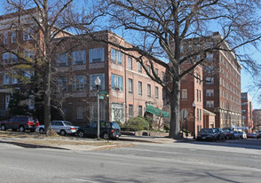 3201 N Charles St Apartments