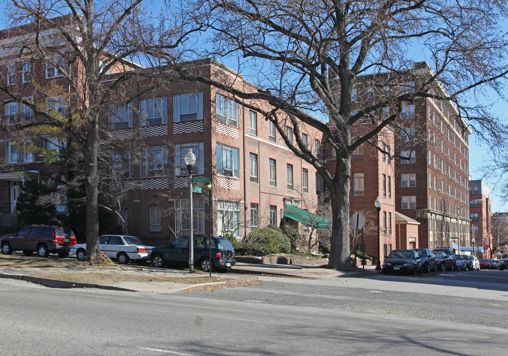 3201 N Charles St in Baltimore, MD - Building Photo