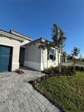 18669 SW 136th Ave in Miami, FL - Building Photo - Building Photo