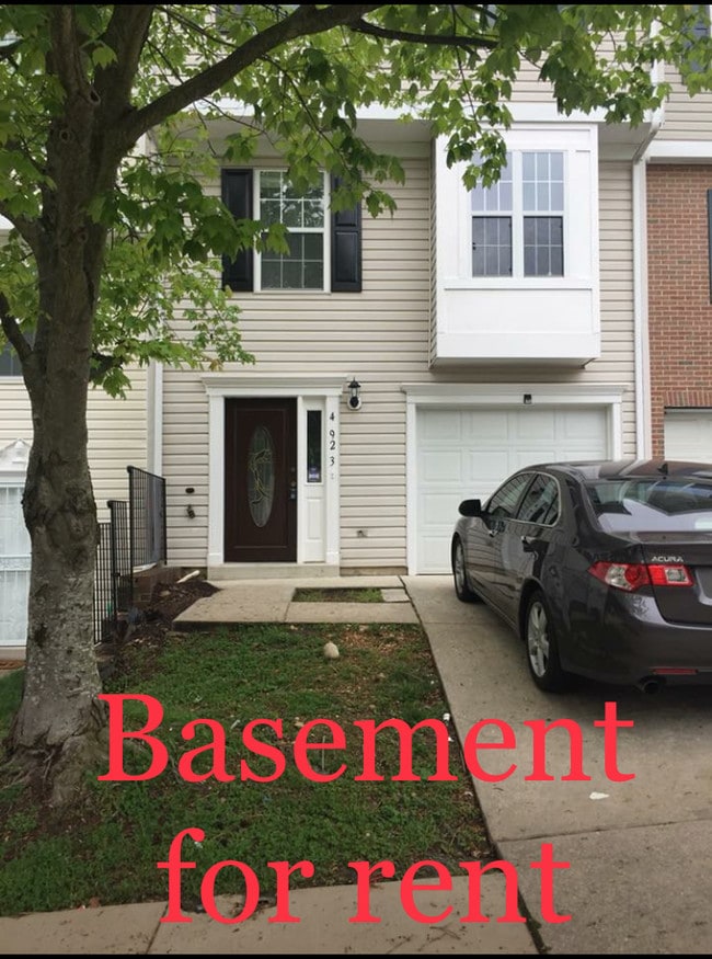 4923 Gully Ct in Oxon Hill, MD - Building Photo - Building Photo
