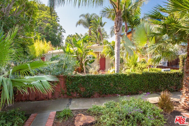 3625 Maplewood Ave in Los Angeles, CA - Building Photo - Building Photo