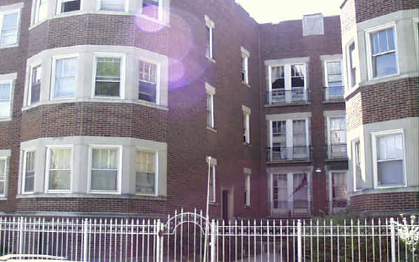 3725 W Leland Ave in Chicago, IL - Building Photo