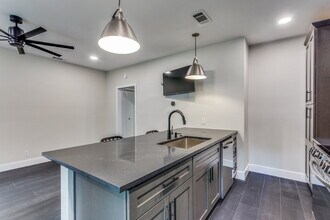 2823 W Cantey St in Fort Worth, TX - Building Photo - Building Photo