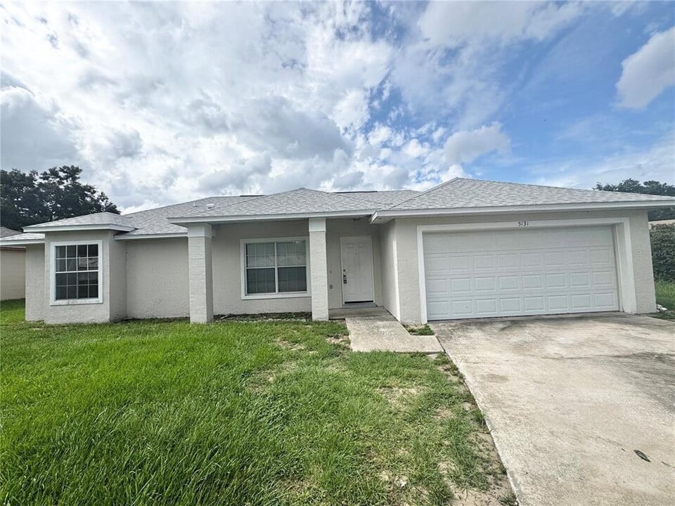 5131 Kati Lynn Dr in Apopka, FL - Building Photo