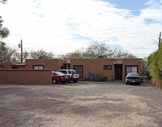 2137-2145 N Bell Ave in Tucson, AZ - Foto de edificio - Building Photo