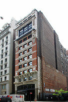 4 W 22nd St in New York, NY - Building Photo