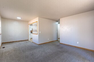 1421 Shalimar Dr in Del City, OK - Building Photo - Building Photo