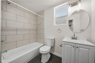 13853 Victory Blvd in Los Angeles, CA - Foto de edificio - Building Photo