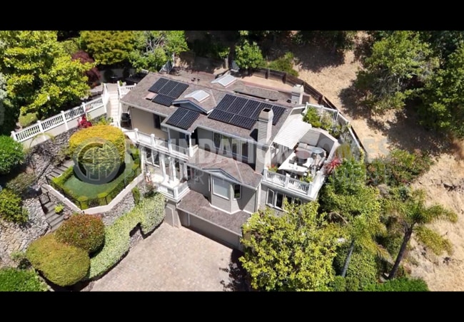 property at 6 Oak Rd