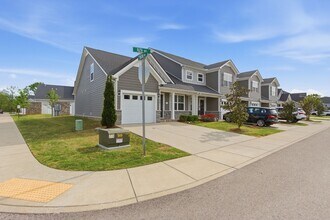 220 Ruth Wy in Spring Hill, TN - Building Photo - Building Photo