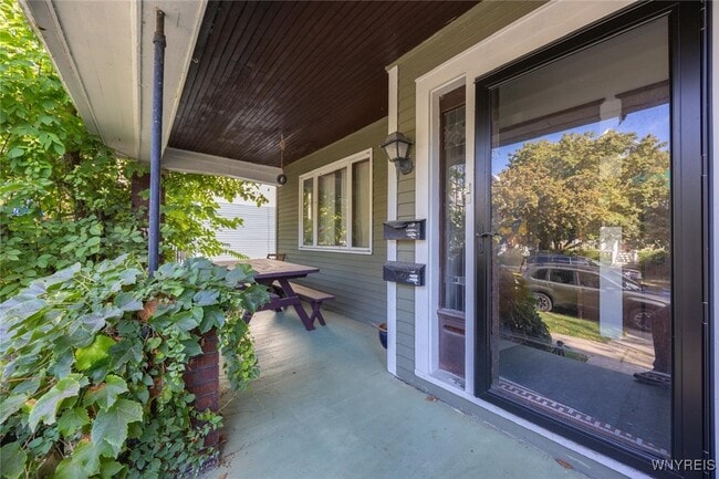 property at 567 Auburn Ave