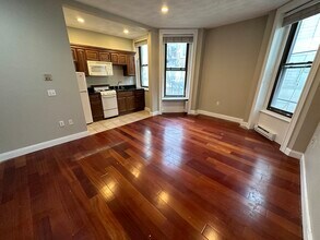 249 Newbury St, Unit 1 in Boston, MA - Building Photo - Building Photo