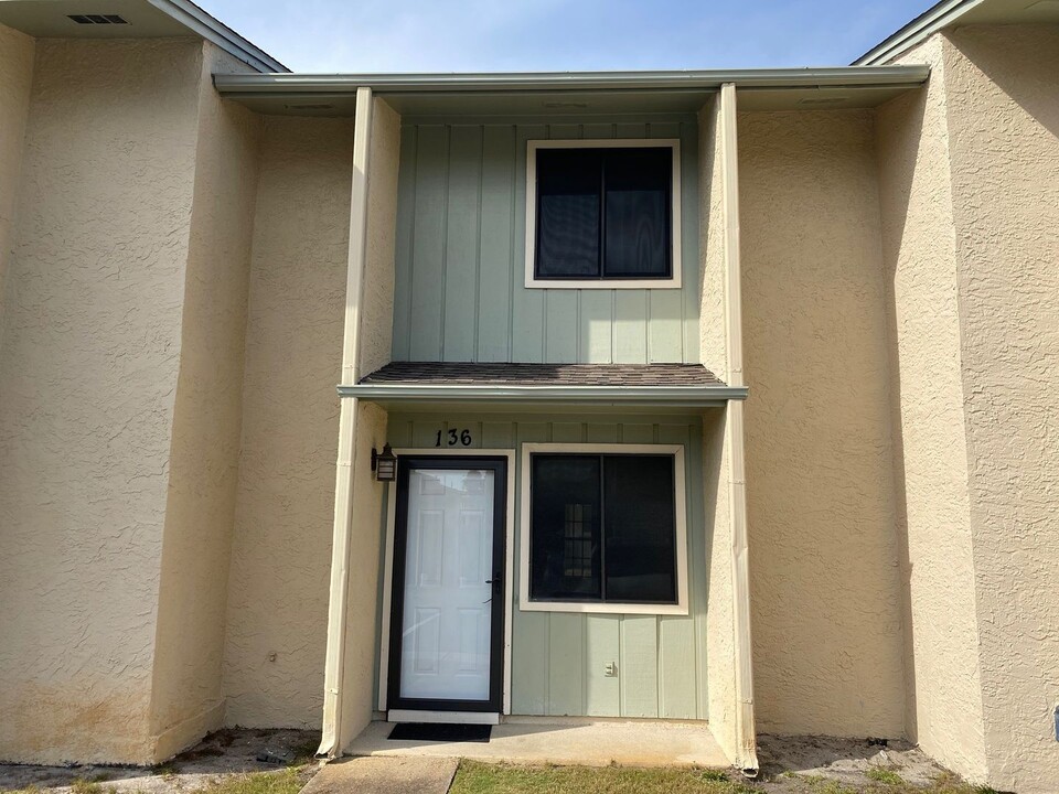 136 Bonnie Ln in Panama City Beach, FL - Building Photo