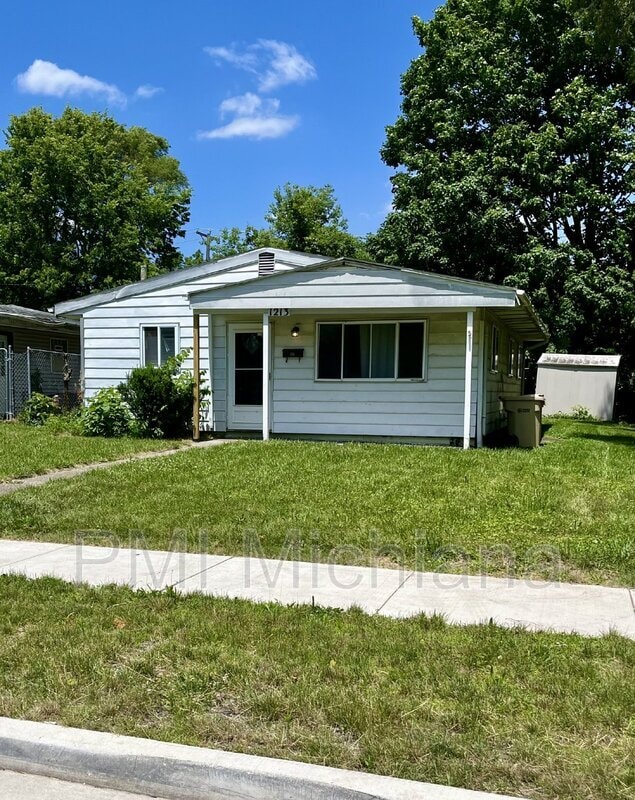 1213 Mc Cartney St in South Bend, IN - Building Photo - Building Photo