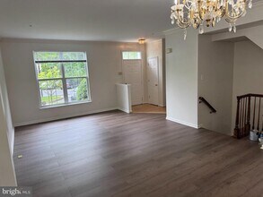 9301 Owings Choice Ct in Owings Mills, MD - Building Photo - Building Photo
