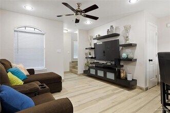 213 S 49th St in McAllen, TX - Building Photo - Building Photo