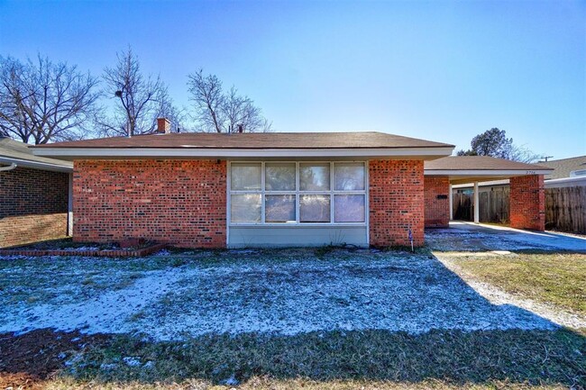 2716 NW 47th St in Oklahoma City, OK - Foto de edificio - Building Photo