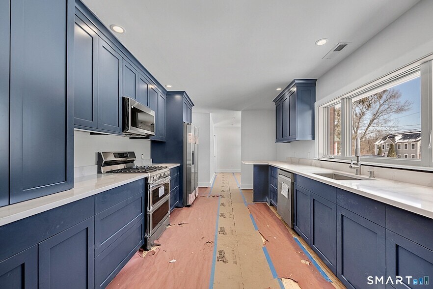 220 Upper Grassy Hill Rd in Woodbury, CT - Foto de edificio