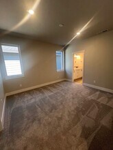 20864 SE Denver Dr in Bend, OR - Building Photo - Building Photo