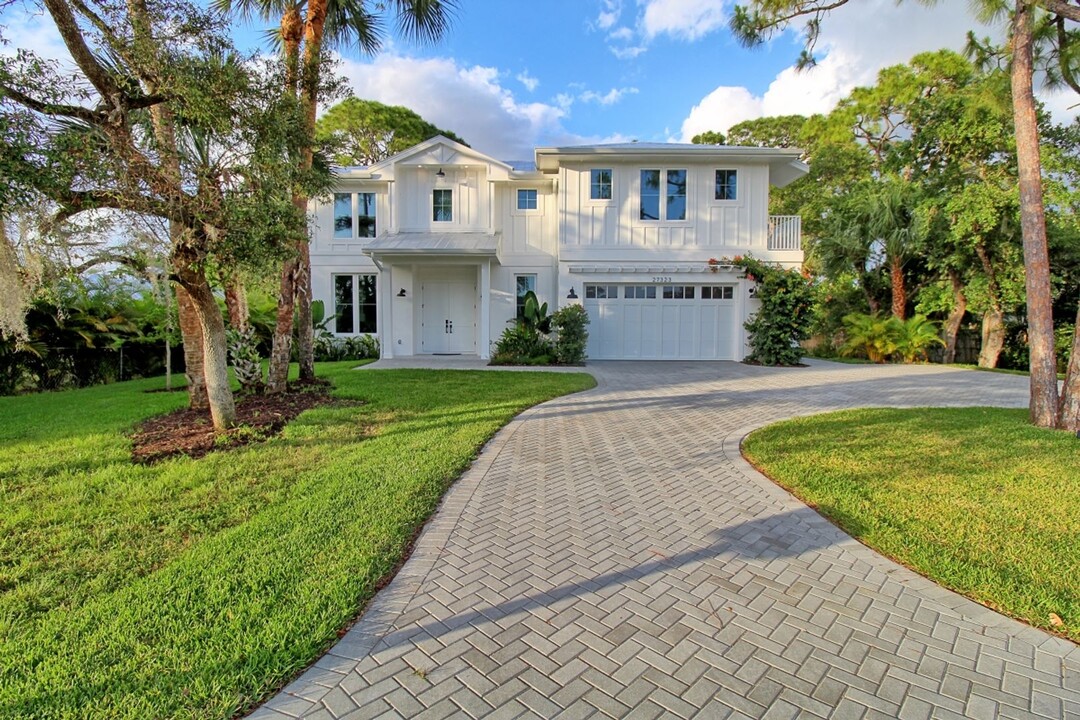 27323 Elwood Dr in Bonita Springs, FL - Building Photo