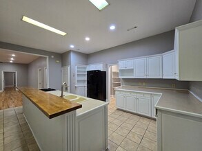 900 Race Track Rd in Sumter, SC - Foto de edificio - Building Photo